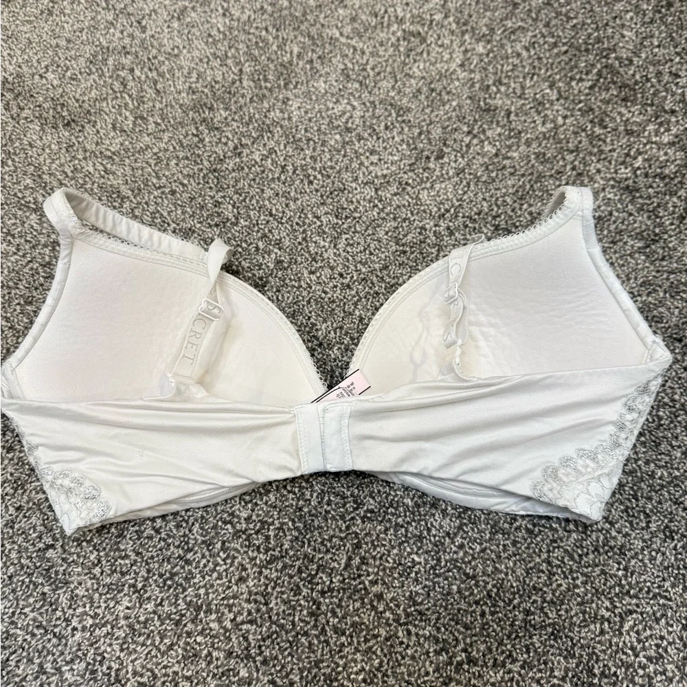 🌟SALE🌟 
Victoria's Secret White Lace Accent Bra - Picture 2 of 4